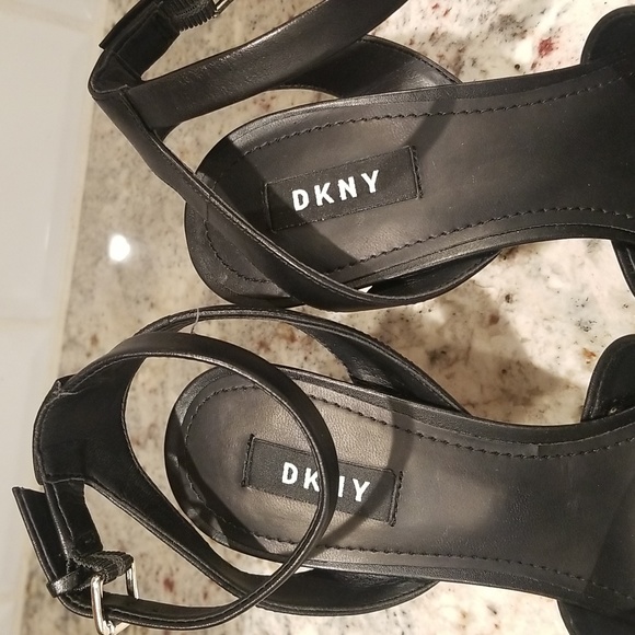 DKNY HEELS - Picture 4 of 11